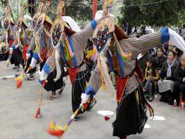 Norbulingka Palace Dancing